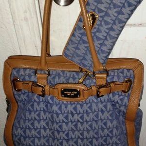 Authentic micheal kors purse set